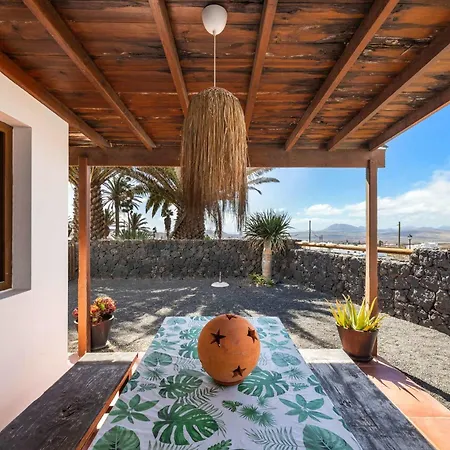 Calma Pool Oasis & Volcano Views Bayside * Teguise (Lanzarote)