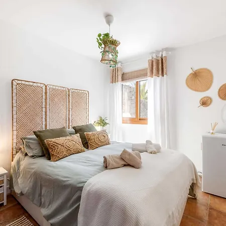 Calma Pool Oasis & Volcano Views Bayside