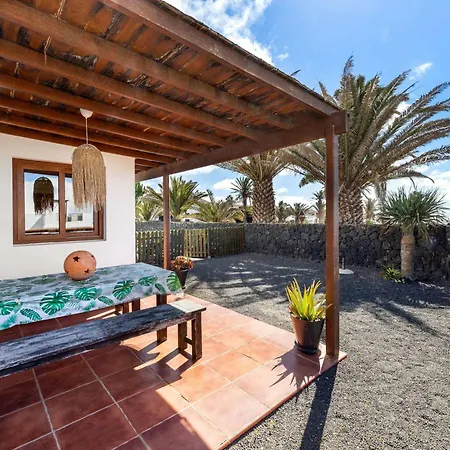 Calma Pool Oasis & Volcano Views Bayside 펜션 *